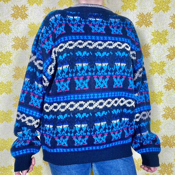 Vintage 90s navy, blue, white maroon abstract sweater 🌀